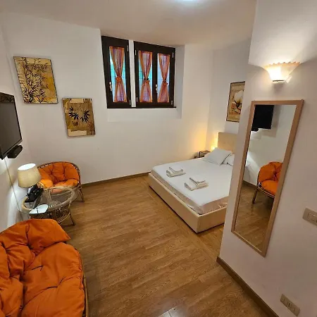 Private In * Rome